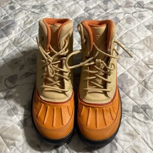 New Nike lace up Boots 5.5y